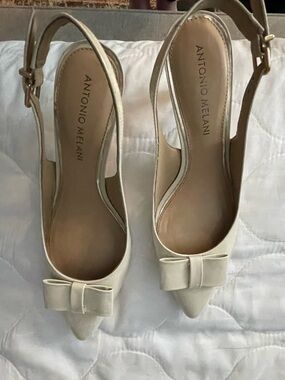 ANTONIO MELANI Cream Pointed Toe Slingback Pumps with Bow